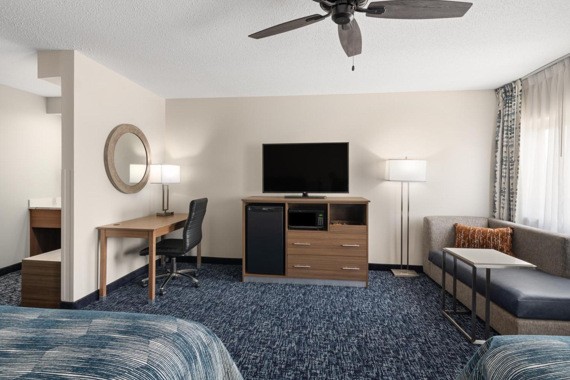 Baymont By Wyndham Mt. Pleasant Hotel Mount Pleasant Room photo