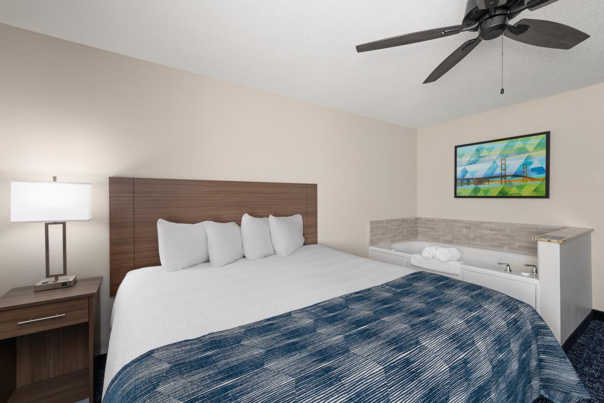 Baymont By Wyndham Mt. Pleasant Hotel Mount Pleasant Room photo