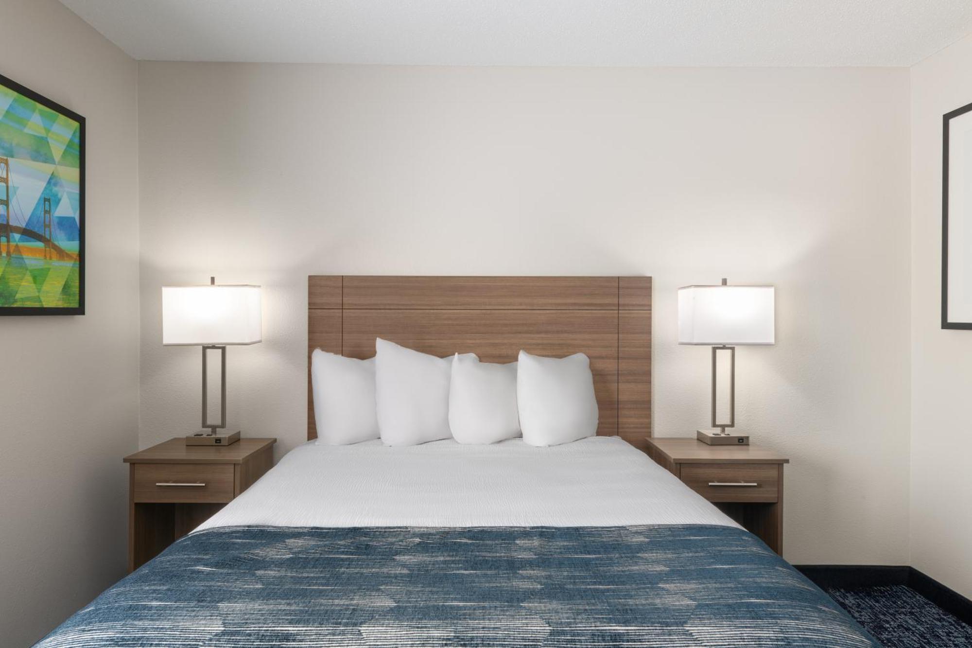 Baymont By Wyndham Mt. Pleasant Hotel Mount Pleasant Room photo