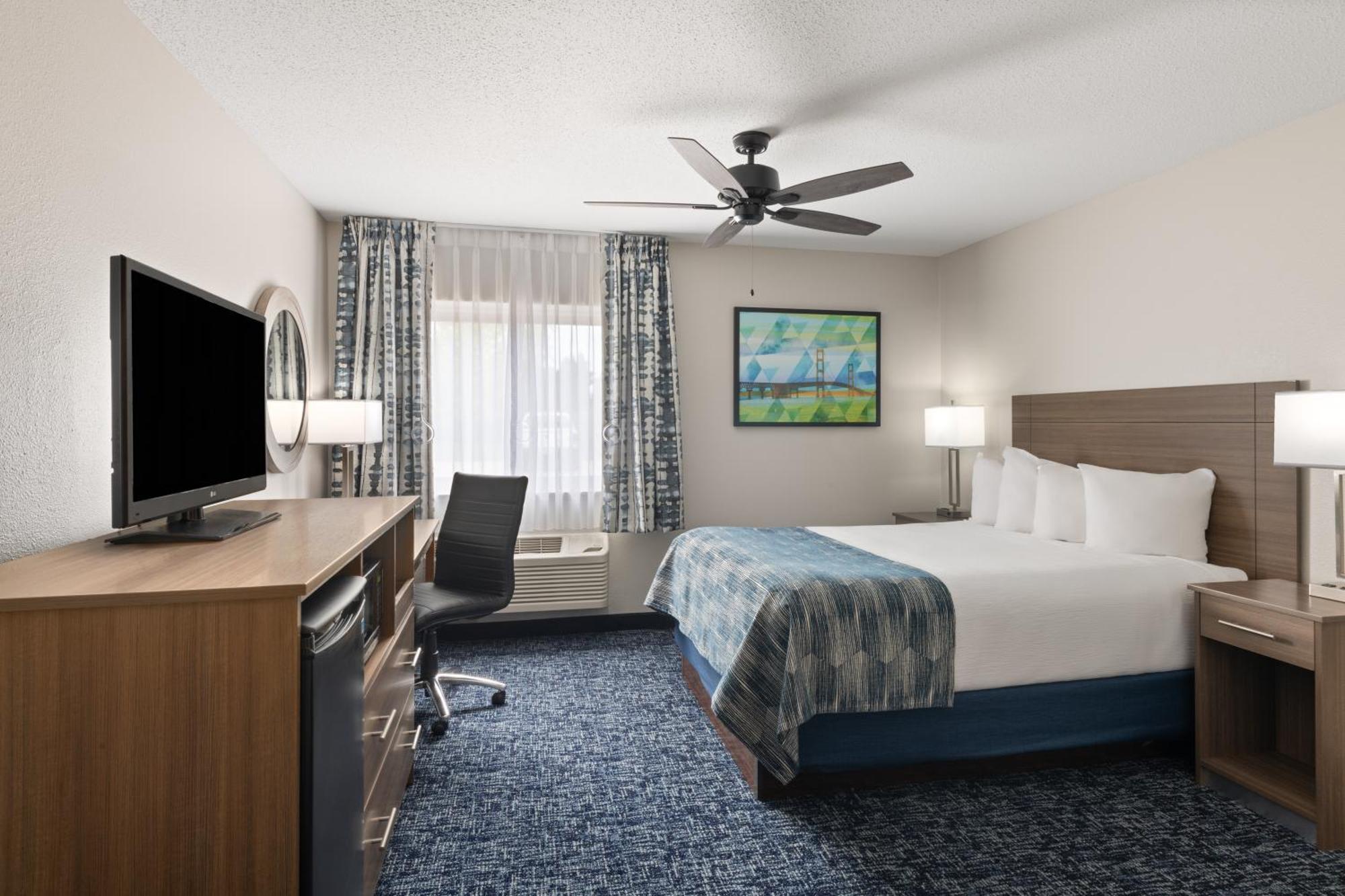 Baymont By Wyndham Mt. Pleasant Hotel Mount Pleasant Room photo